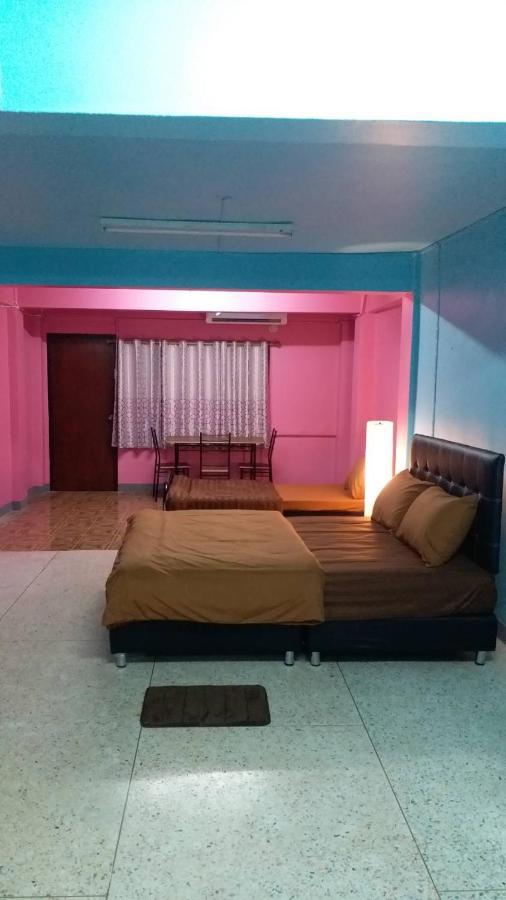 Gate 14 Inn Nakhon Phanom Exterior photo