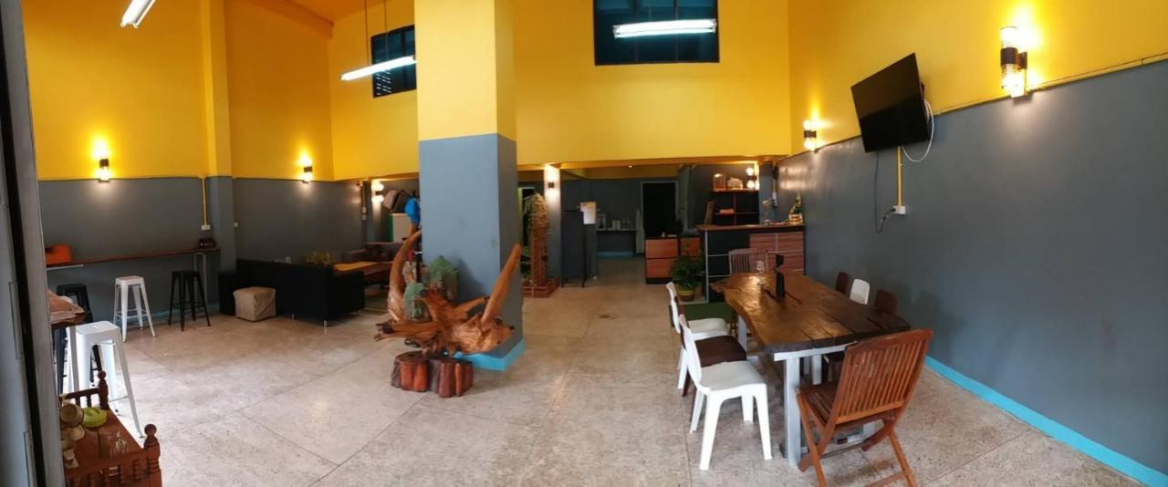 Gate 14 Inn Nakhon Phanom Exterior photo